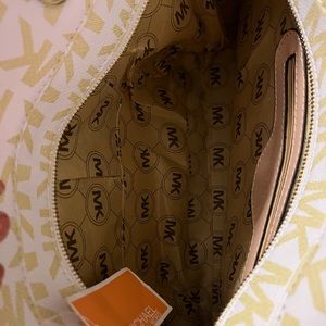 Purse needs to be sold